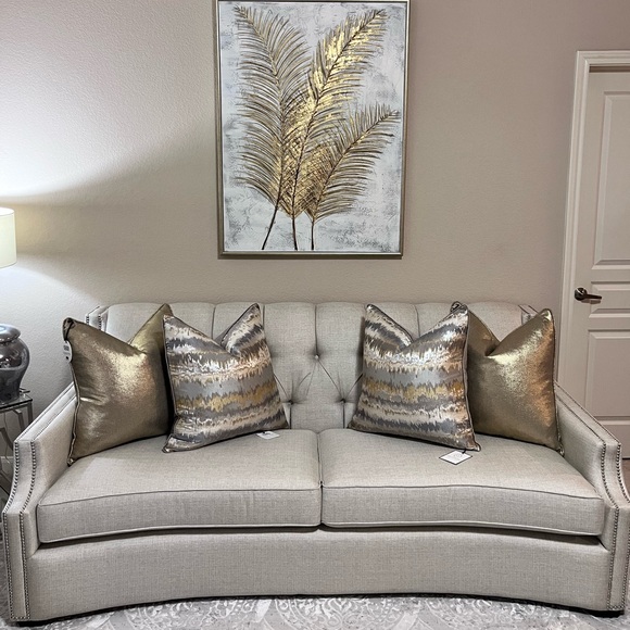 1-NWT GIGI CANTORI GOLD/SILVER DECORATIVE PILLOWS (Read description for details) - Picture 11 of 17